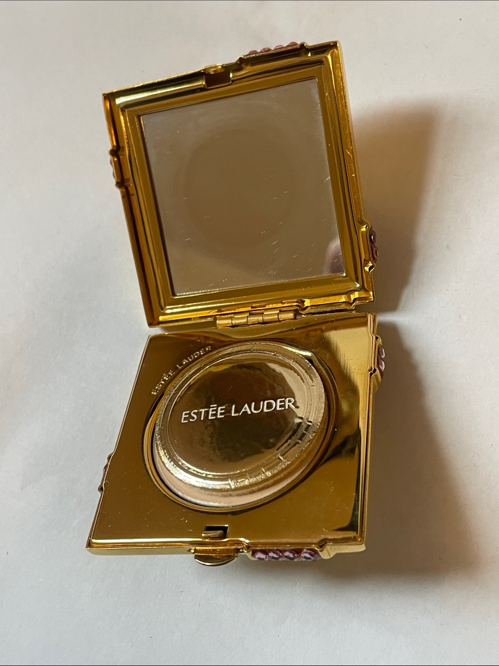 Estee Lauder "Pink Ribbon" Rhinestone Compact with Lucidity Transparent Powder - Picture 6 of 9